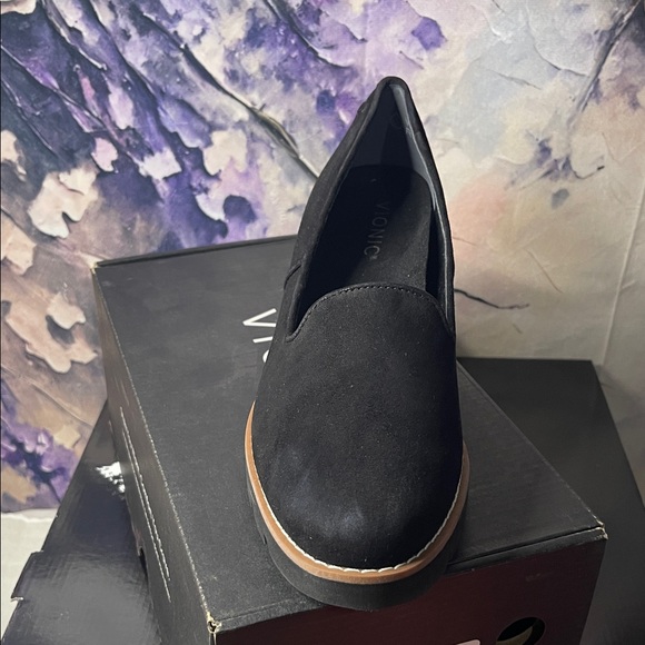 Vionic WILLA Black Wedge Loafer with Lug Sole - Picture 3 of 9